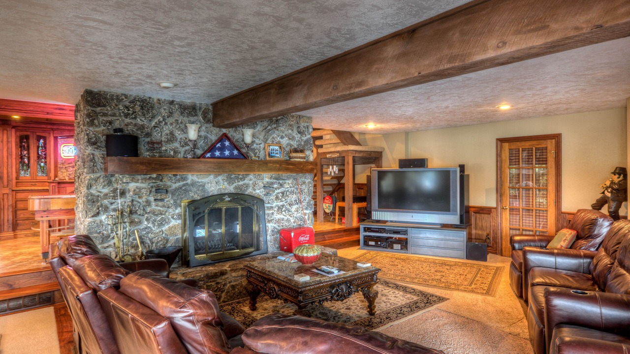 Photo of Livingroom in Camdenton
