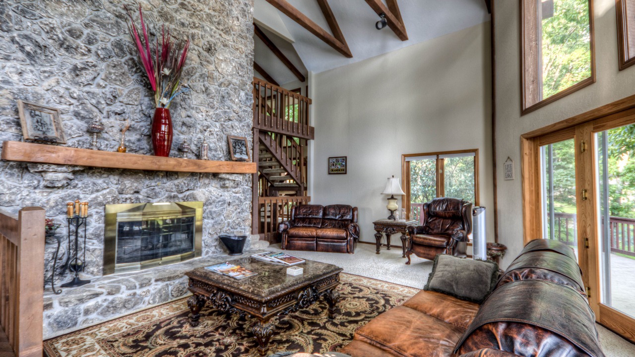 Photo of Livingroom in Camdenton