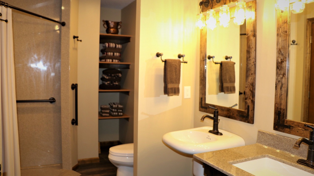 Photo of Bathroom in Camdenton