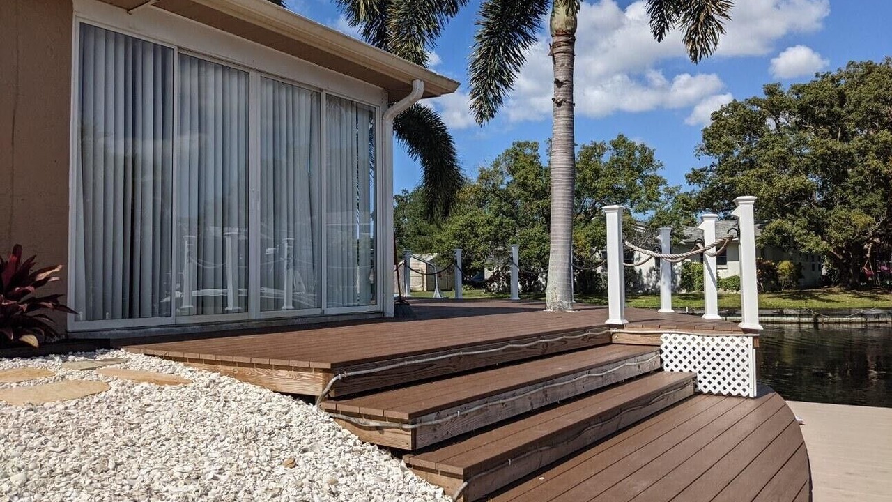 Photo of Patio Balcony in Lake Shore Estates