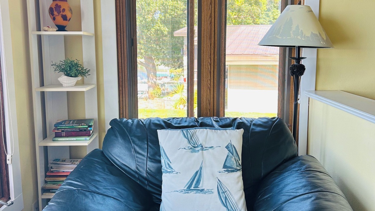 Photo of Livingroom in Alexandria