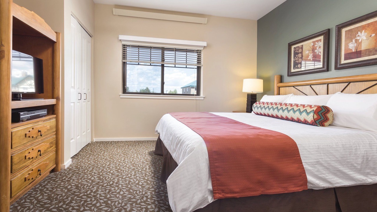 Photo of Bedroom in West Yellowstone