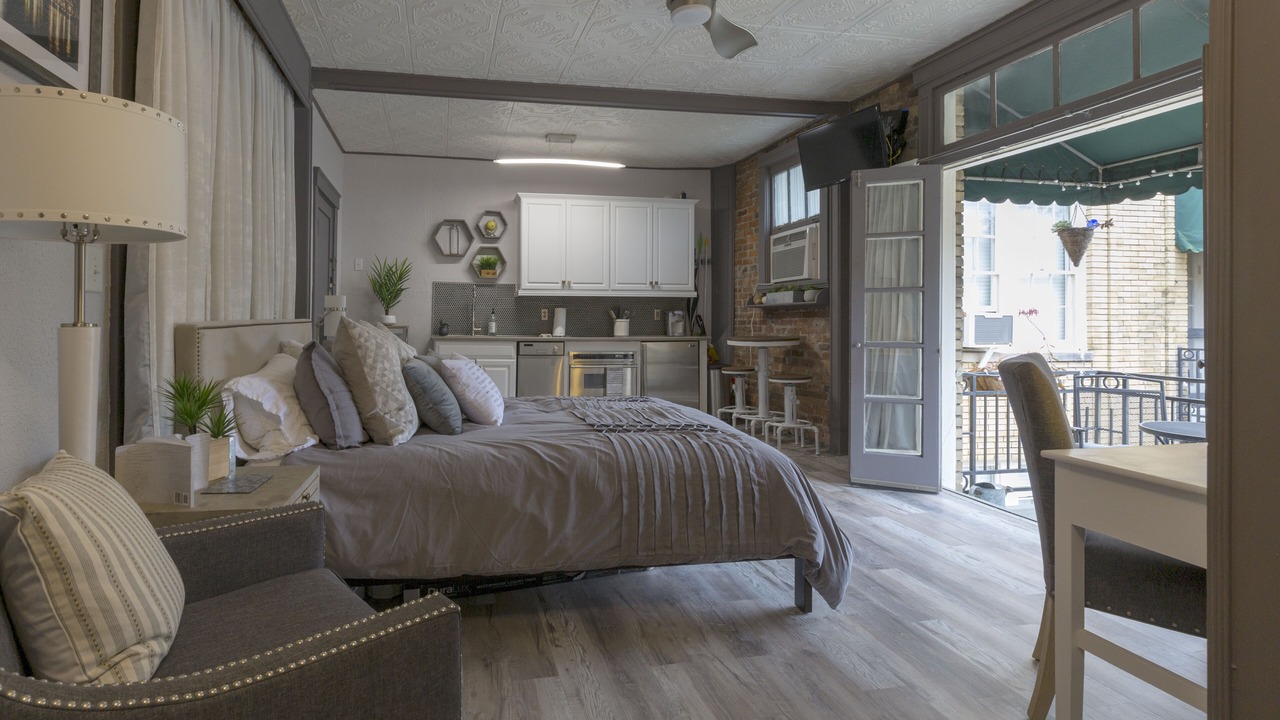 Photo of Bedroom in Historic District - North