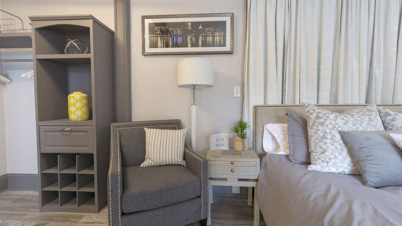 Photo of Bedroom in Historic District - North