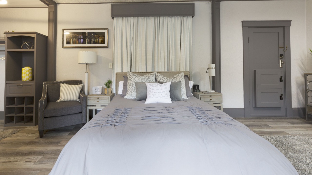 Photo of Bedroom in Historic District - North