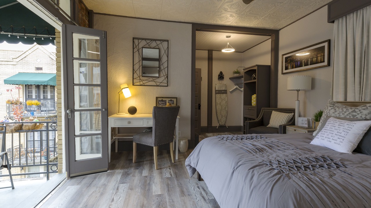 Photo of Bedroom in Historic District - North