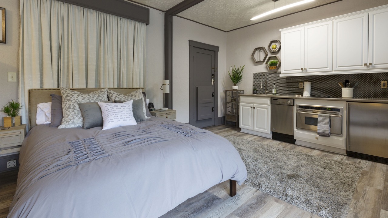 Photo of Bedroom in Historic District - North