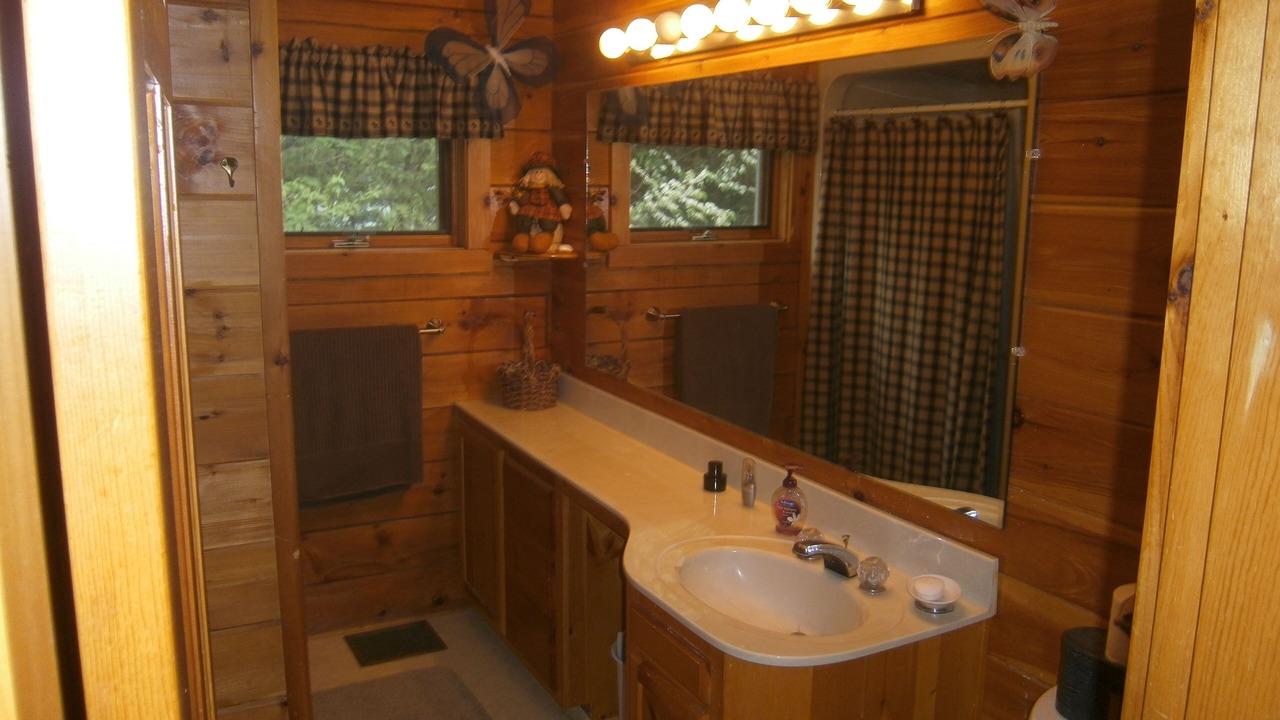 Photo of Bathroom in Oquossoc