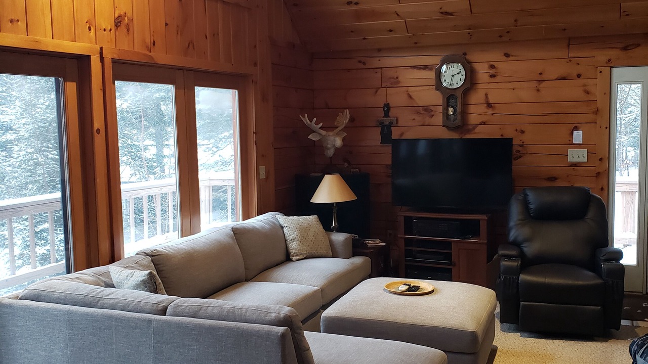 Photo of Livingroom in Oquossoc