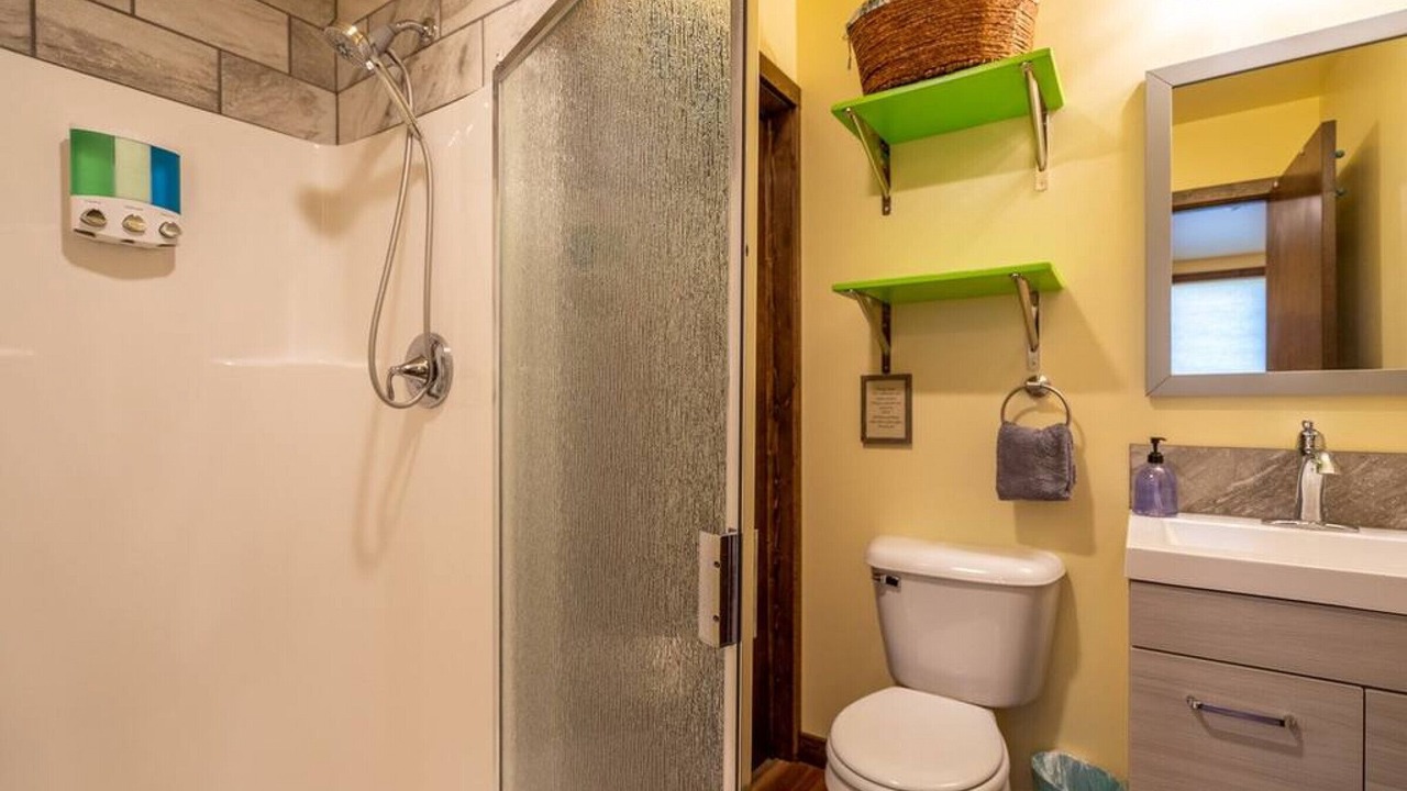 Photo of Bathroom in Emigrant