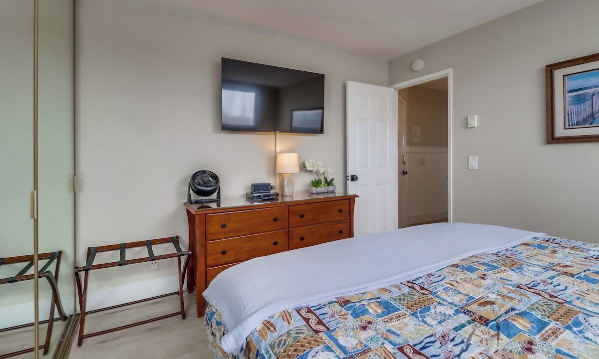 Photo of Bedroom in North Pacific Beach