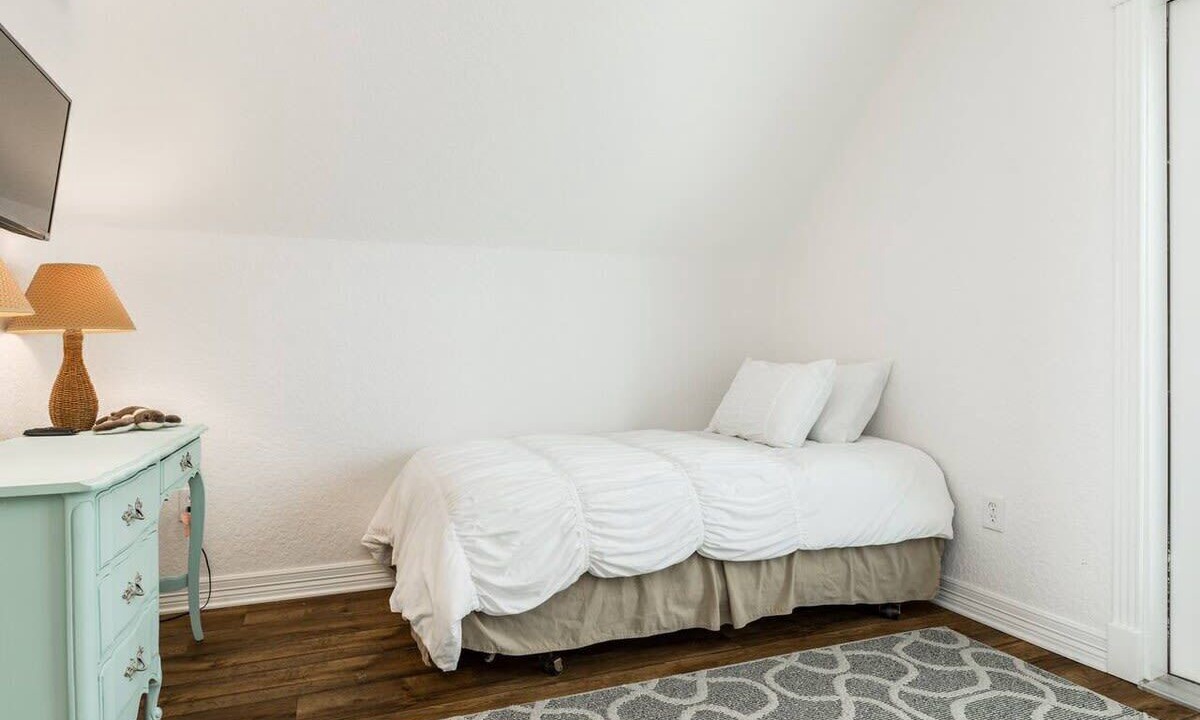Photo of Bedroom in Surfside Beach