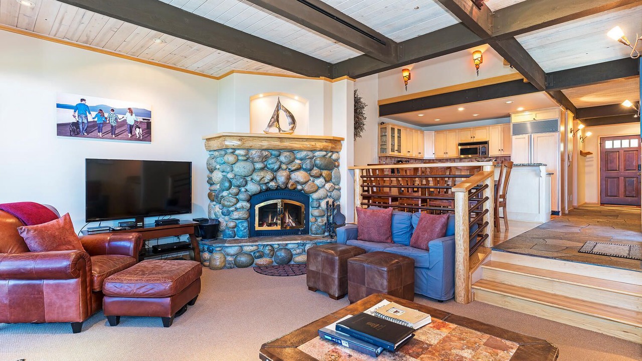 Photo of Livingroom in Brockway