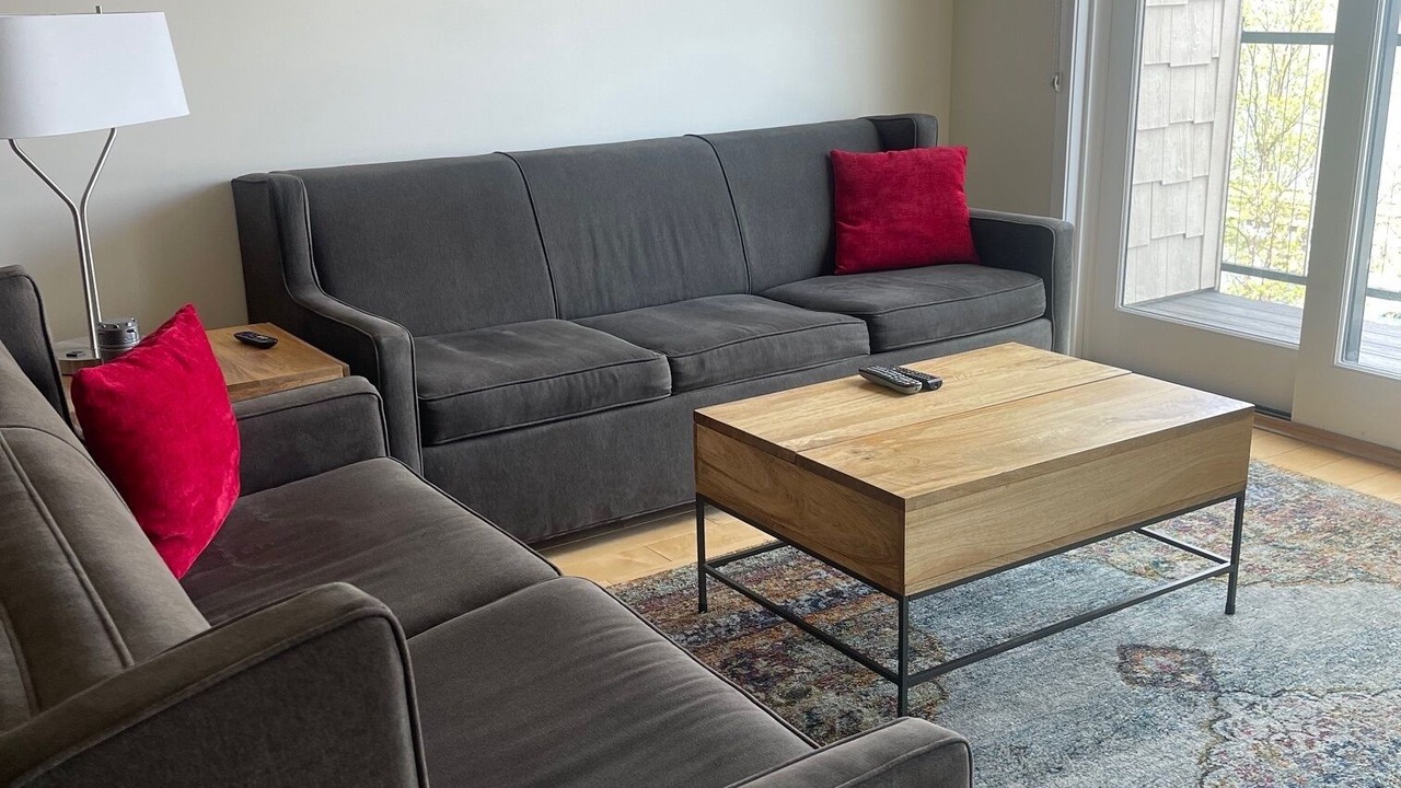Photo of Livingroom in Town of Reading
