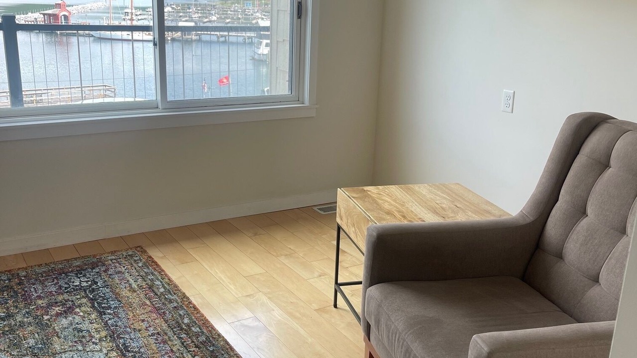 Photo of Livingroom in Town of Reading