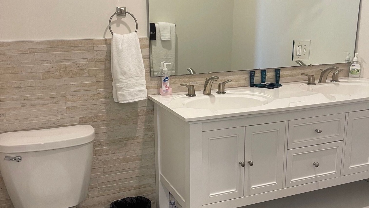 Photo of Bathroom in Town of Reading
