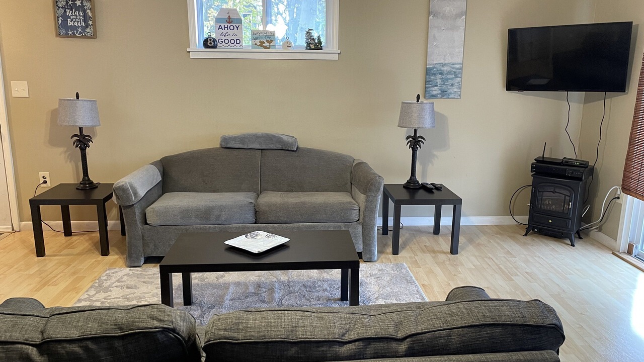 Photo of Livingroom in Romulus