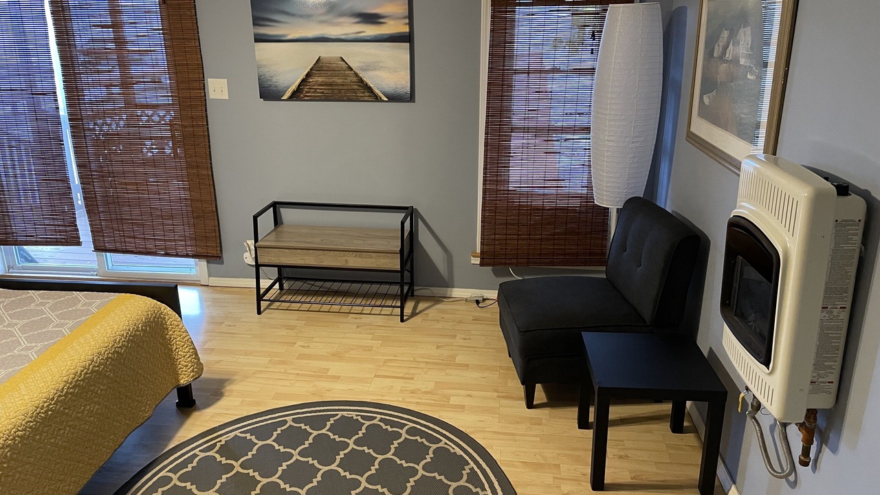Photo of Livingroom in Romulus