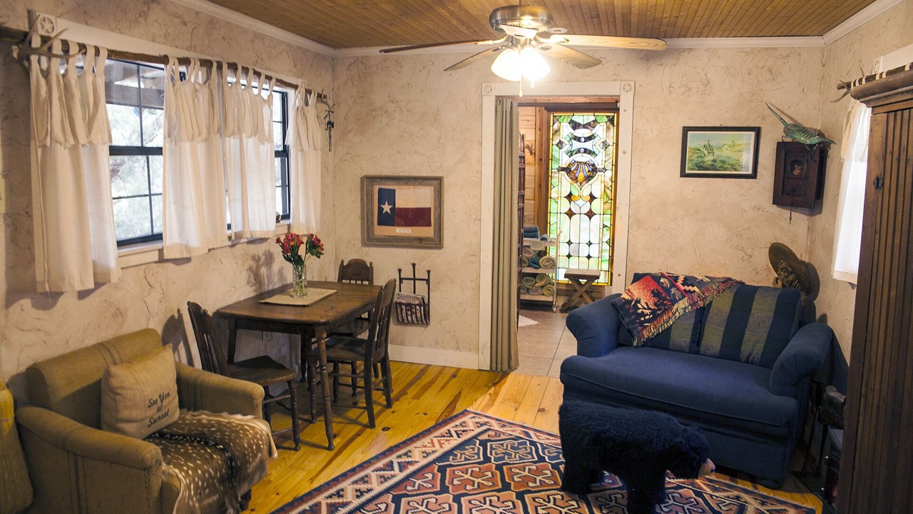 Photo of Livingroom in Leakey