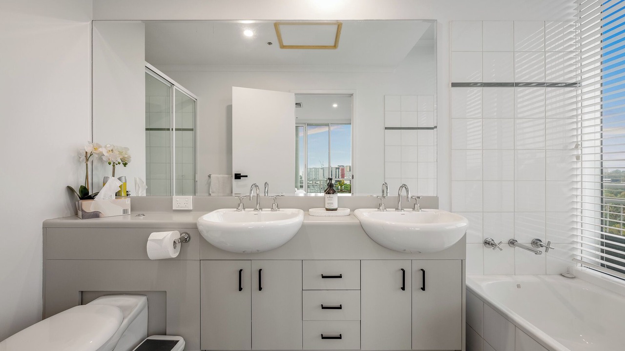 Photo of Bathroom in Southbank