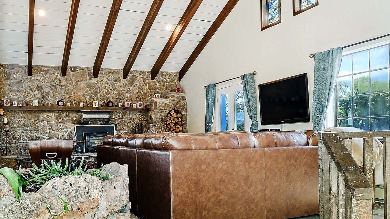 Photo of Livingroom in West Alameda