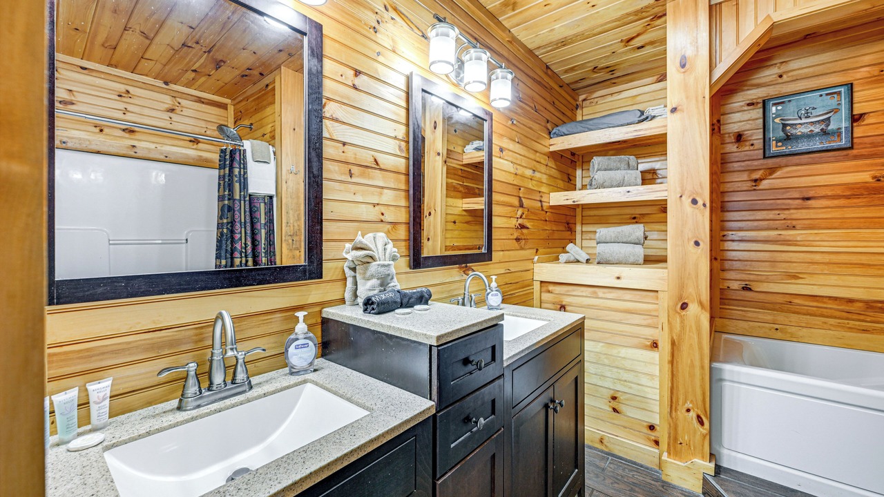Photo of Bathroom in Pigeon Forge
