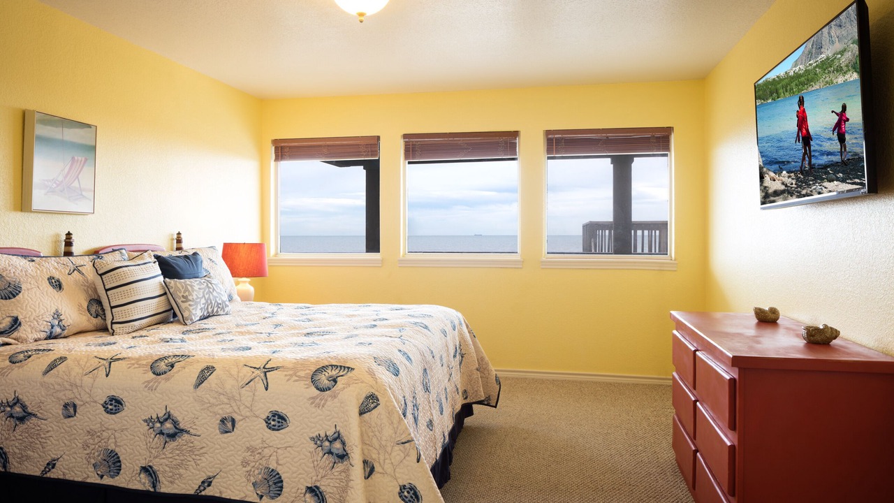 Photo of Bedroom in Surfside Beach