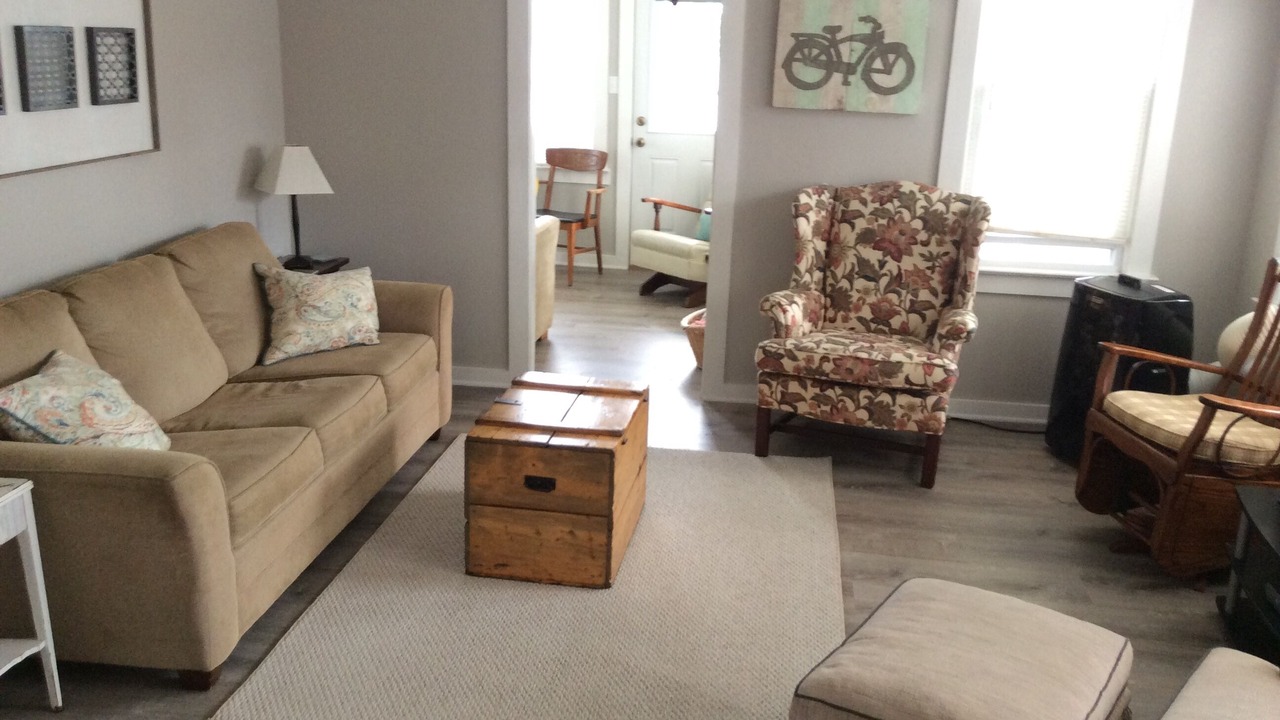 Photo of Livingroom in Higgins Lake