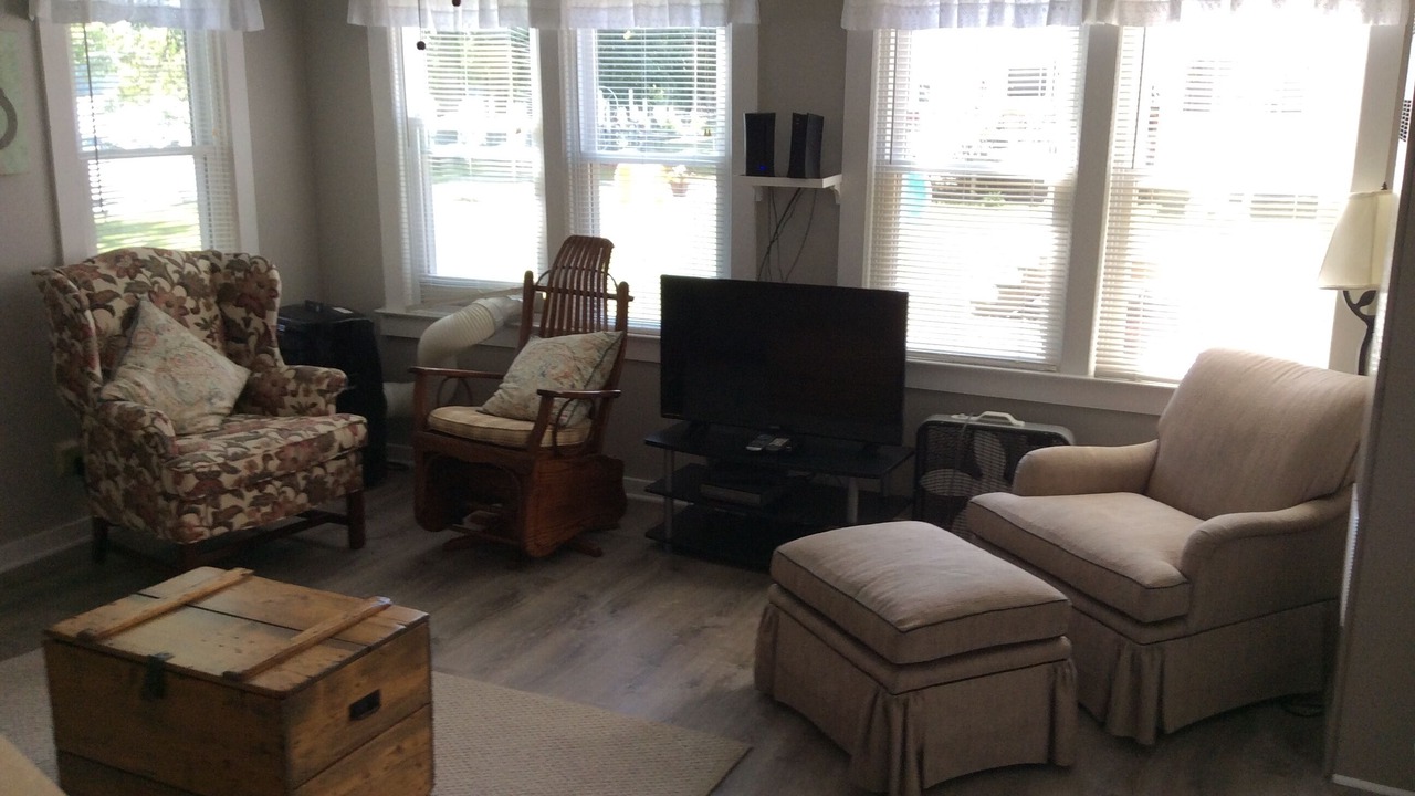 Photo of Livingroom in Higgins Lake