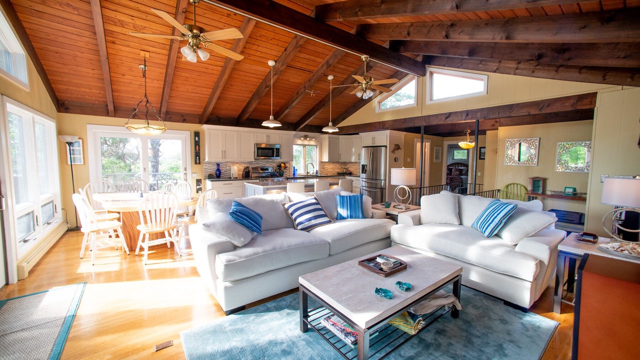 Photo of Livingroom in Truro