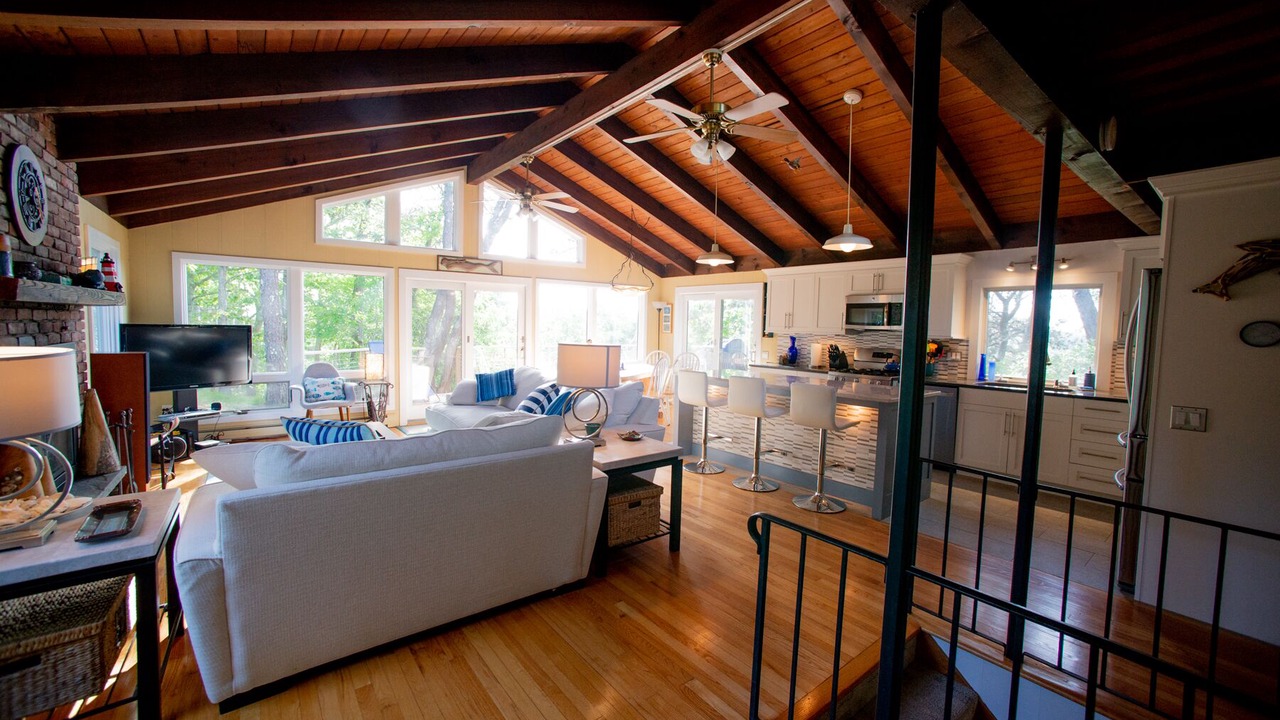Photo of Livingroom in Truro