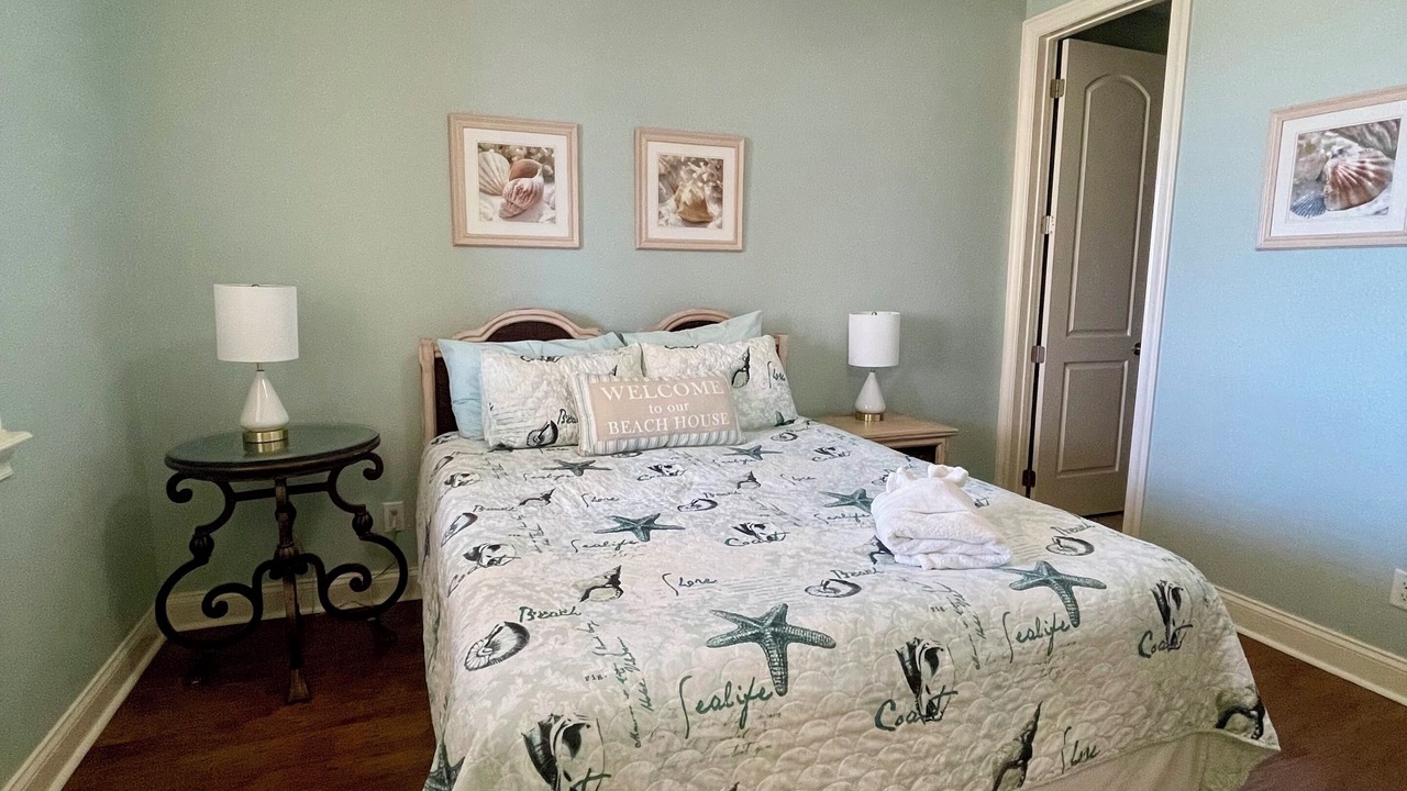 Photo of Bedroom in Beverly Beach
