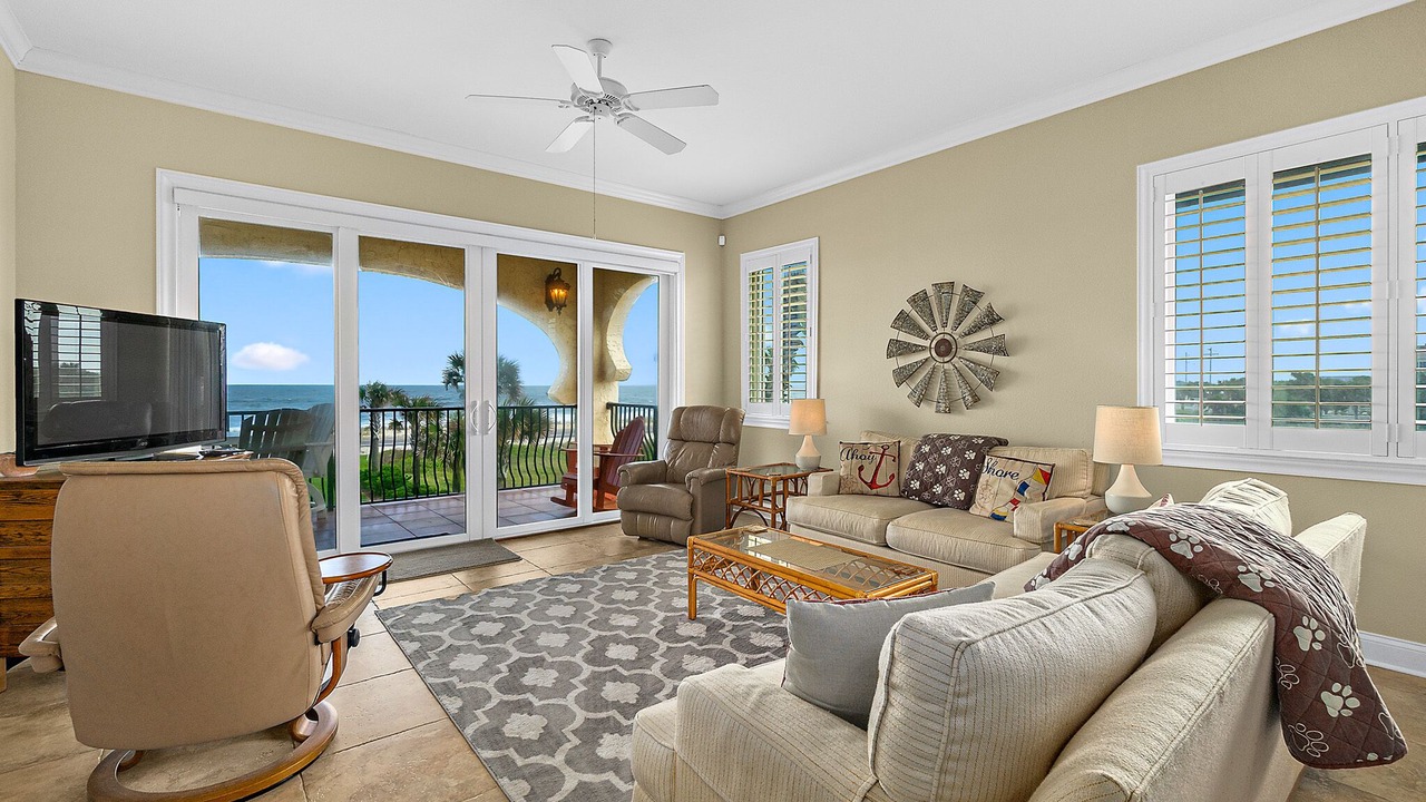 Photo of Livingroom in Beverly Beach