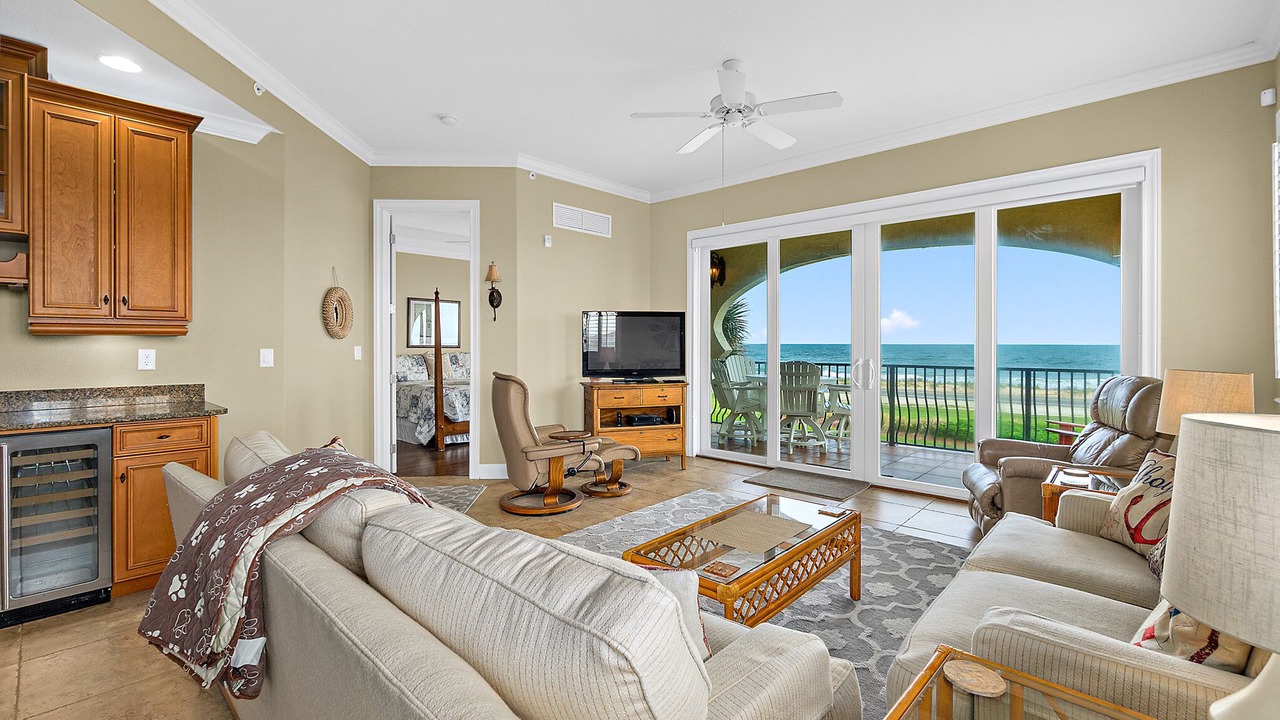 Photo of Livingroom in Beverly Beach