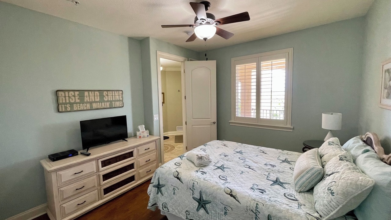 Photo of Bedroom in Beverly Beach