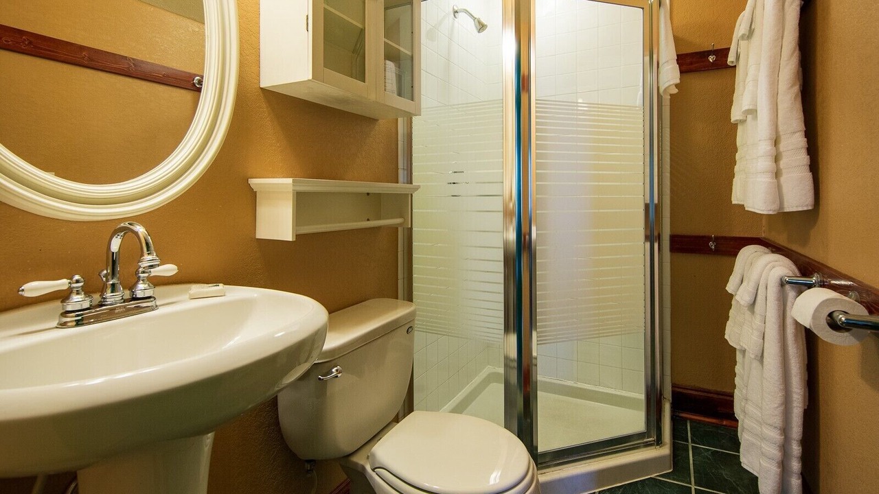 Photo of Bathroom in Croftville