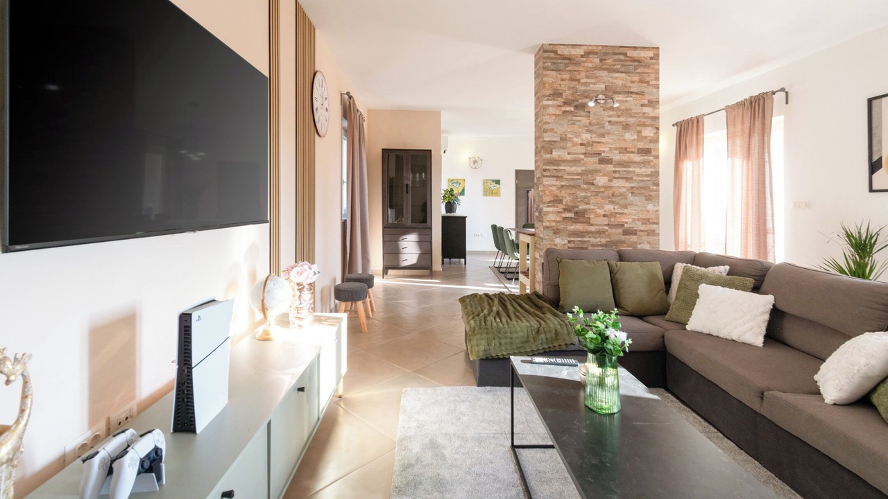 Photo of Livingroom in Tinjan