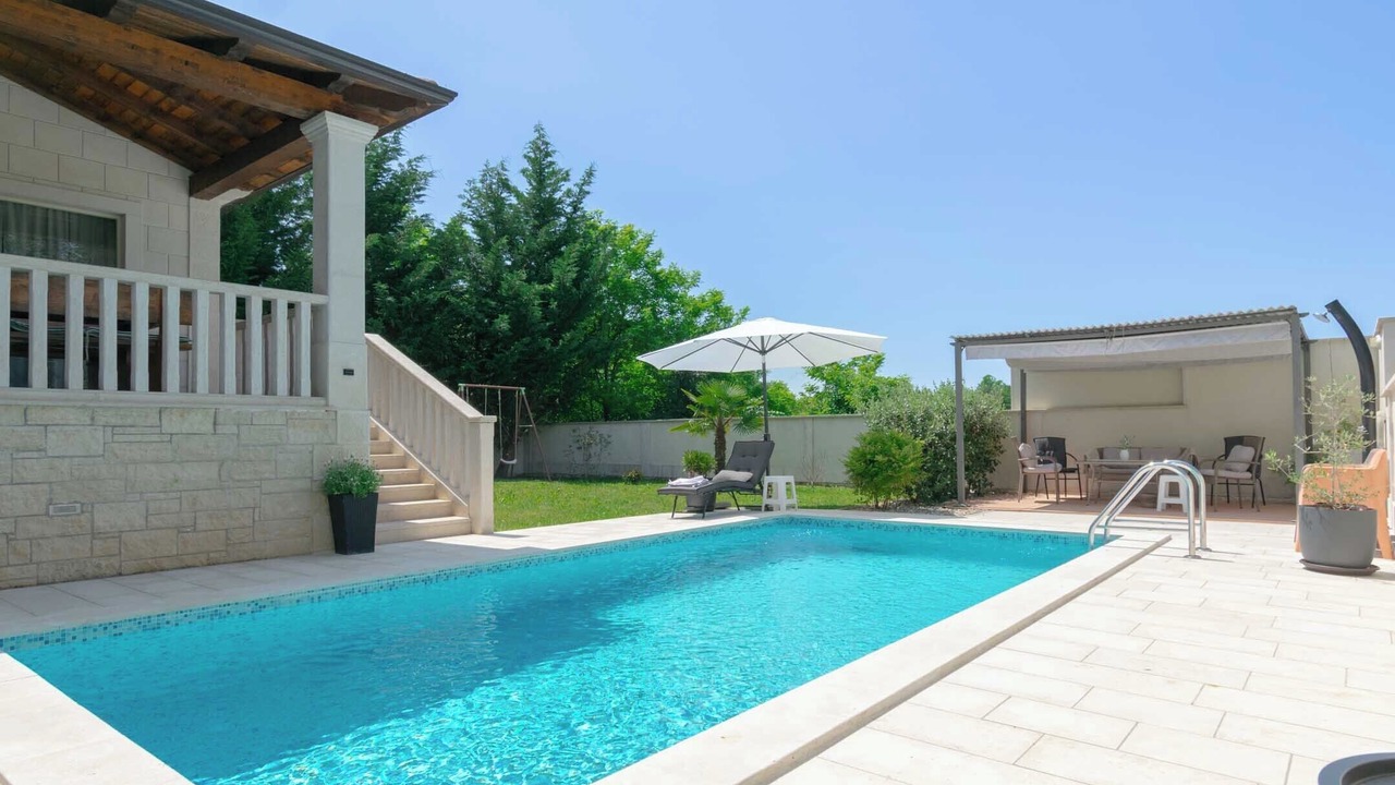 Photo of Outdoor in Tinjan