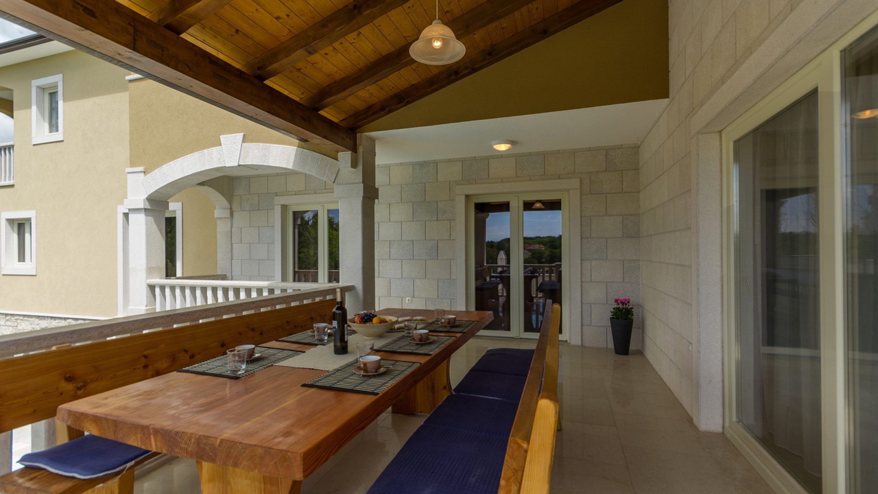 Photo of Outdoor in Tinjan