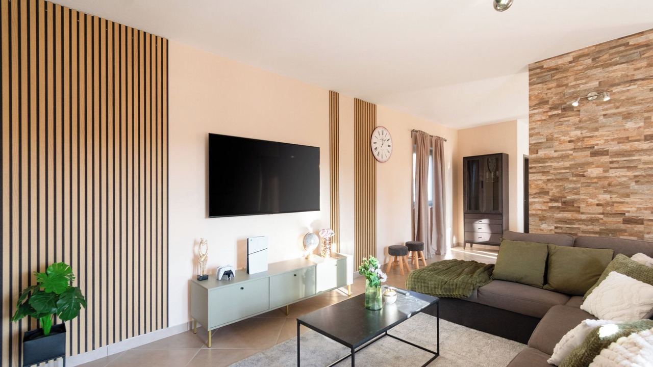 Photo of Livingroom in Tinjan