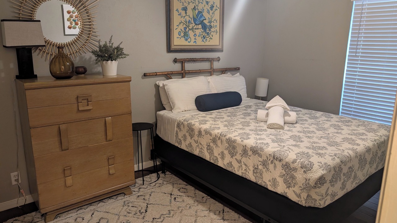 Photo of Bedroom in Carrell Oaks