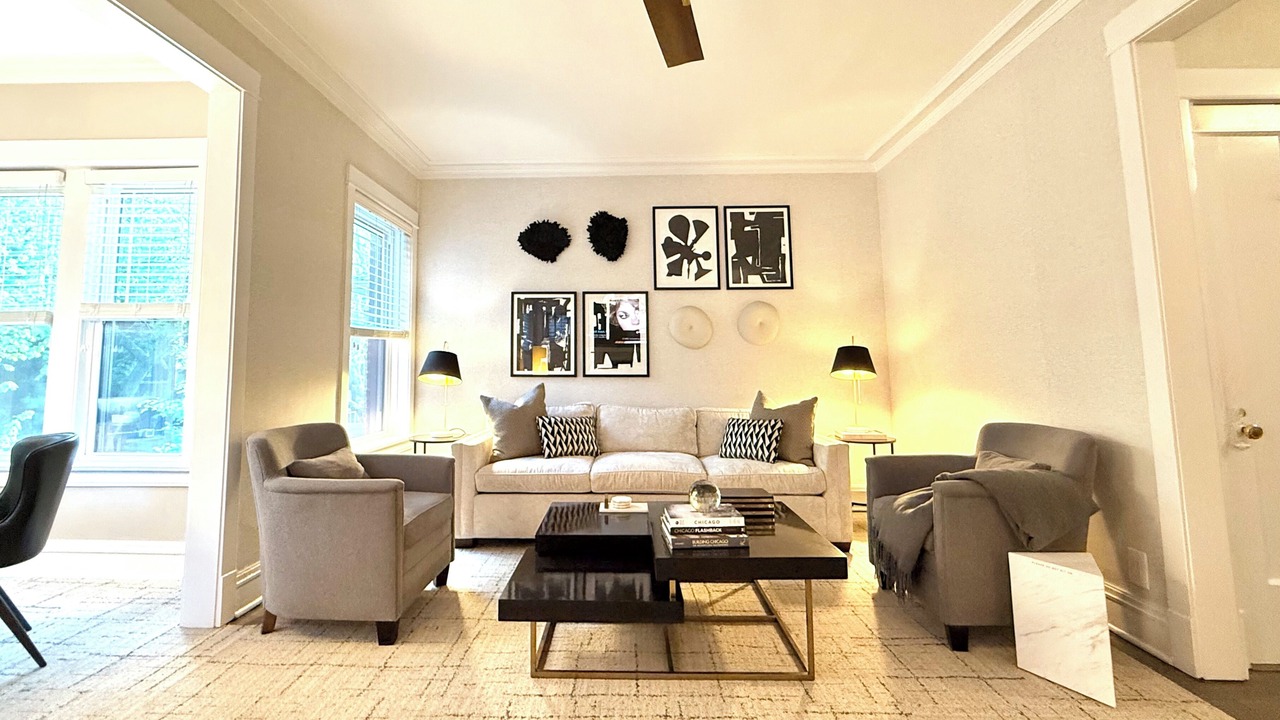 Photo of Livingroom in Edgewater