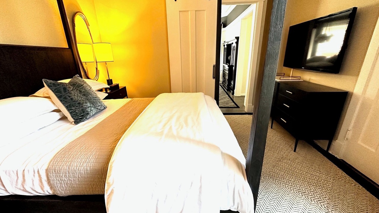 Photo of Bedroom in Edgewater