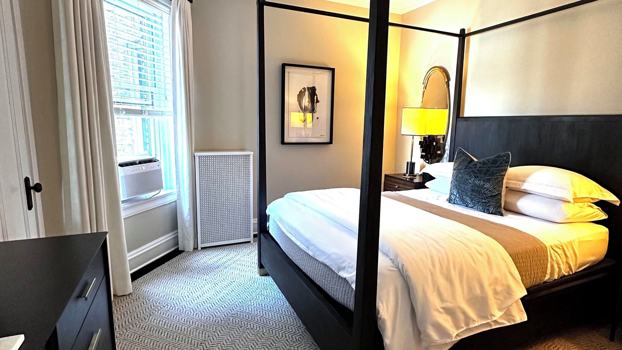 Photo of Bedroom in Edgewater