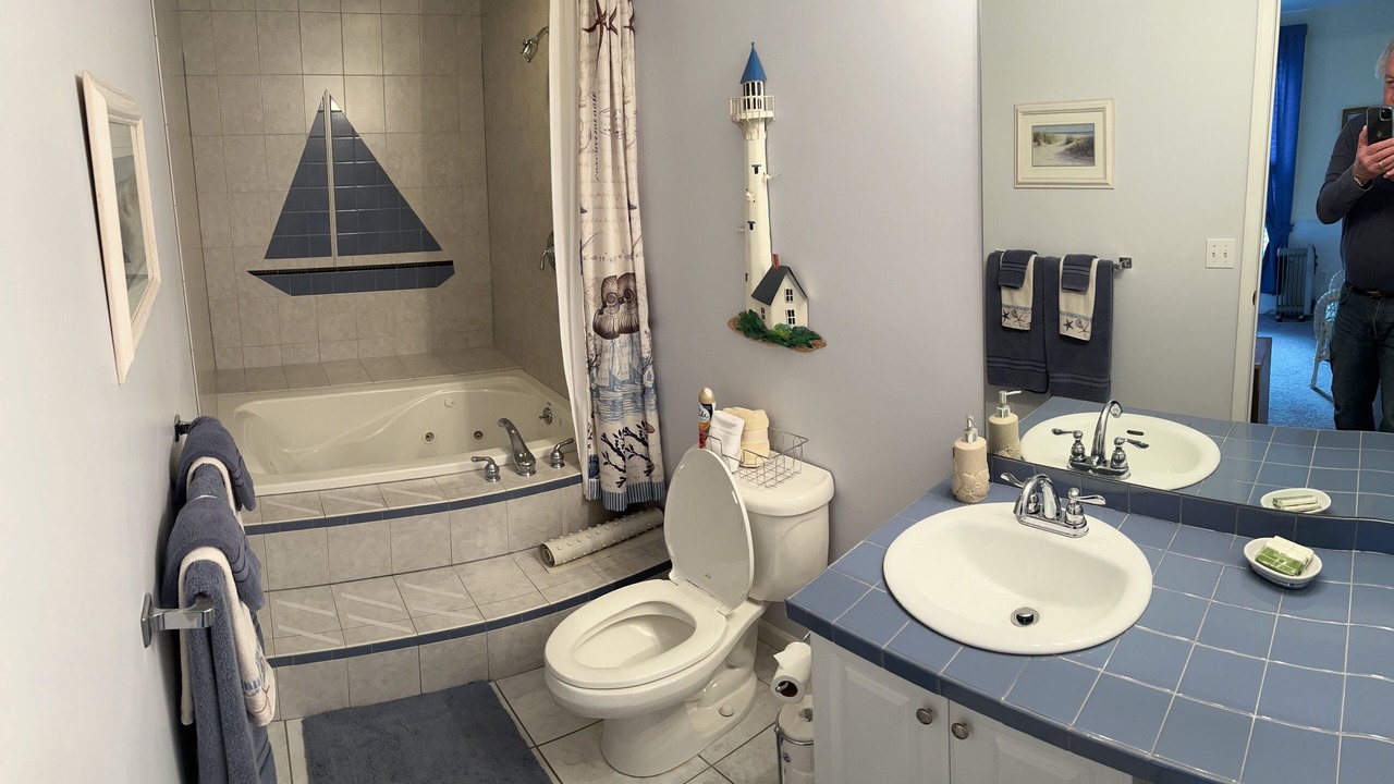 Photo of Bathroom in Fontana-on-Geneva Lake