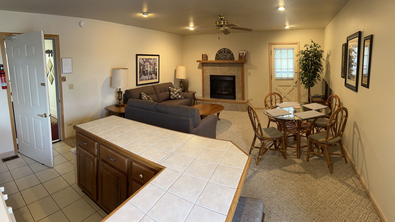 Photo of Livingroom in Fontana-on-Geneva Lake