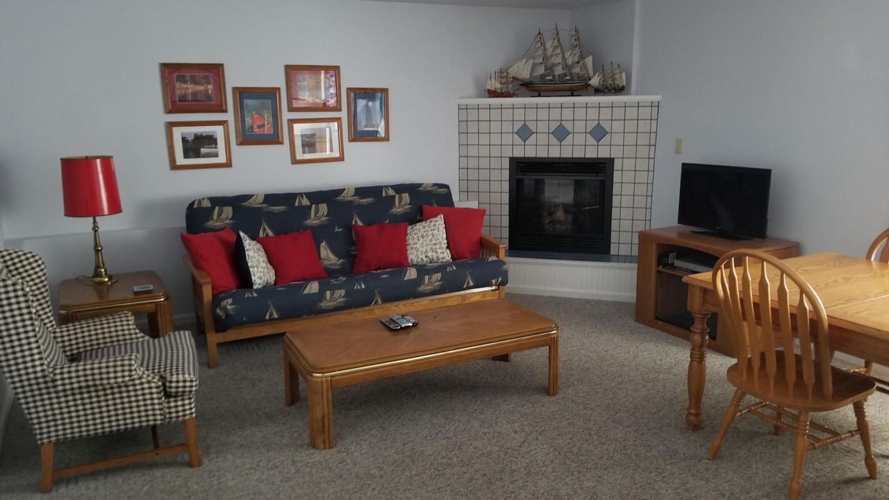 Photo of Bedroom in Fontana-on-Geneva Lake