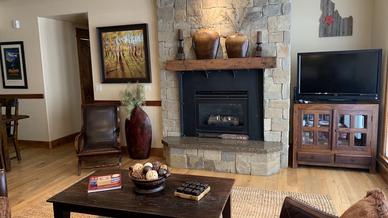 Photo of Livingroom in McCall