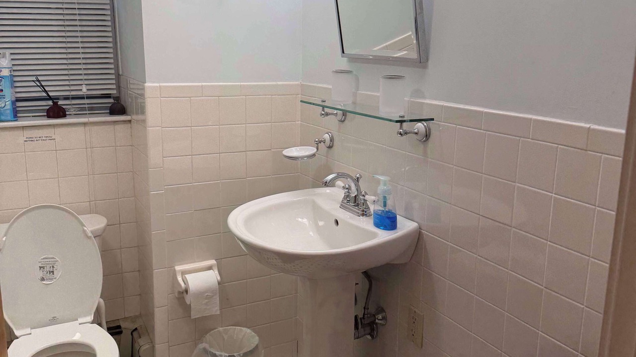 Photo of Bathroom in Chinatown