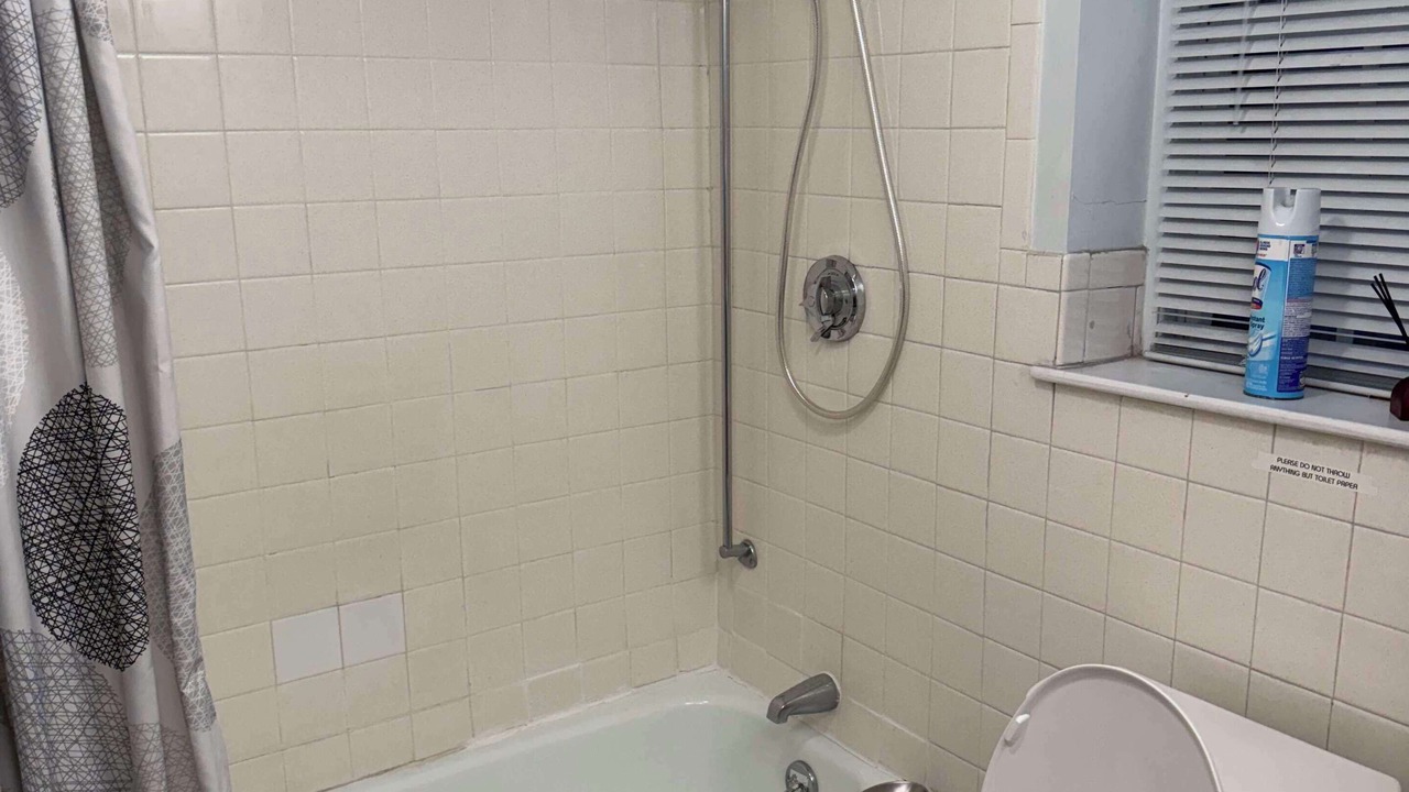Photo of Bathroom in Chinatown